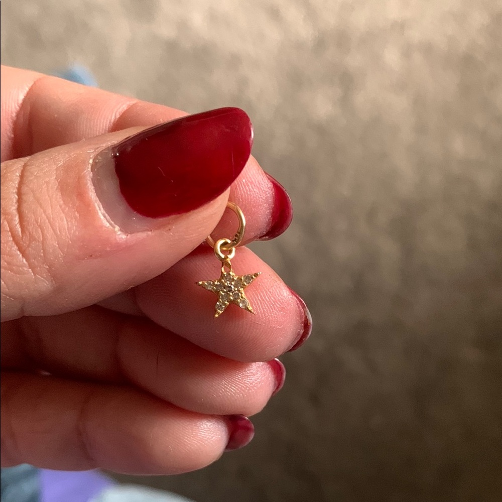 Genuine 14k & diamonds star pendant